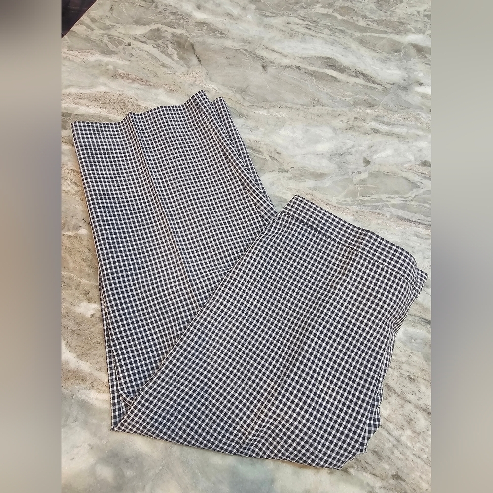 Alfred Dunner Women’s Size 14 Black White Gingham Check Capri Pants Elastic Wst
